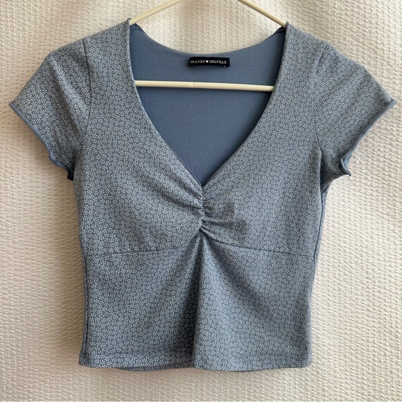 Brandy Melville Tops - Brandy Melville Women’s Floral Blue White Short Sleeve Crop Top Size: Small